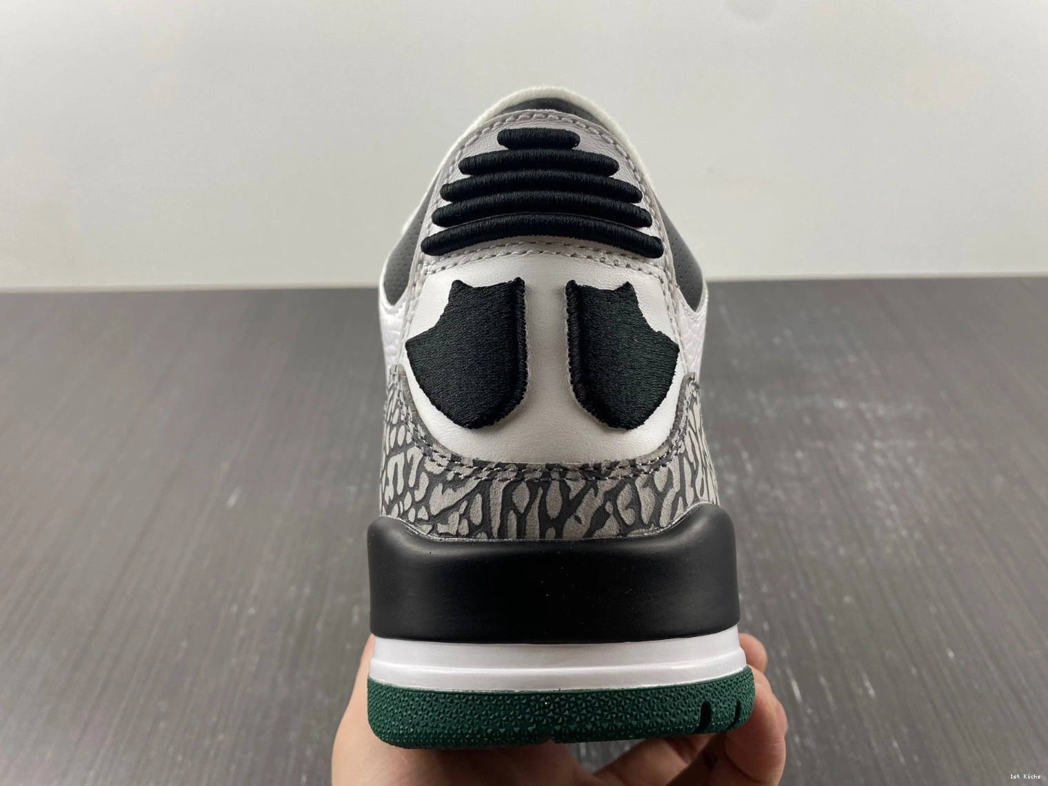 594282233 Retro  3 Ducks White Crew Oregon Jordan Pit 0114